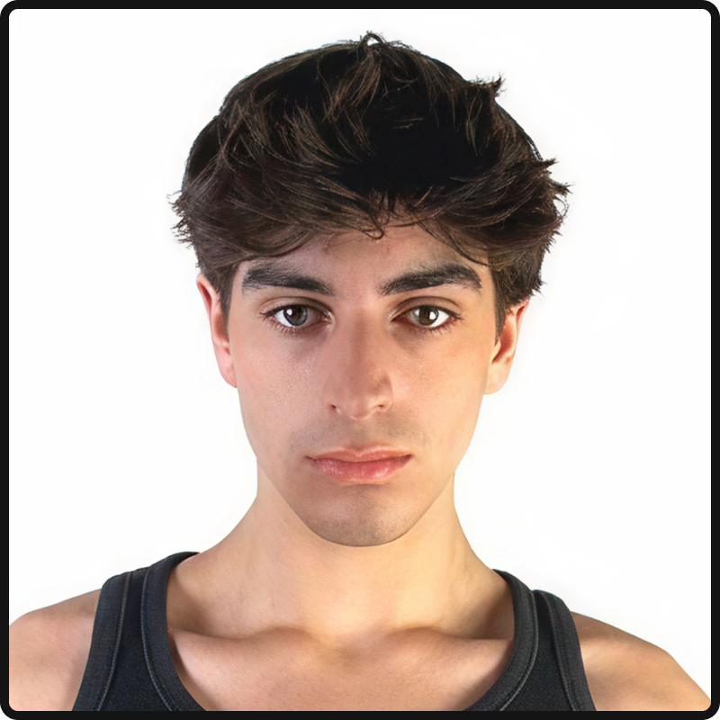 Headshot of Teo Herzkovich, a LinkedIn influencer.